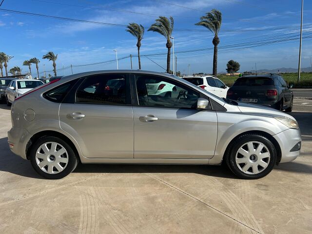 FORD FOCUS TREND 1.6 AUTO SPANISH LHD IN SPAIN 71000 MILES SUPER 2011